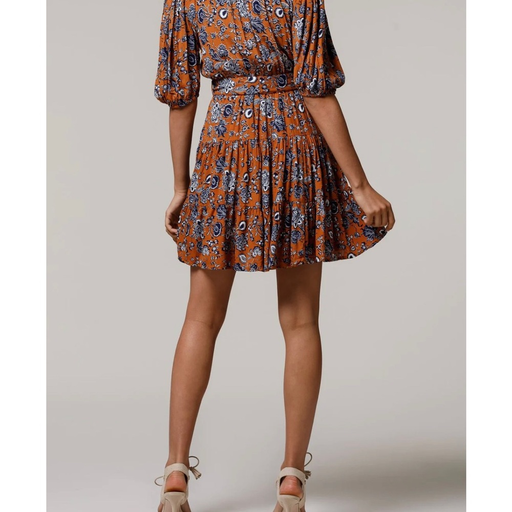 Beachgold dress in navy and brown.